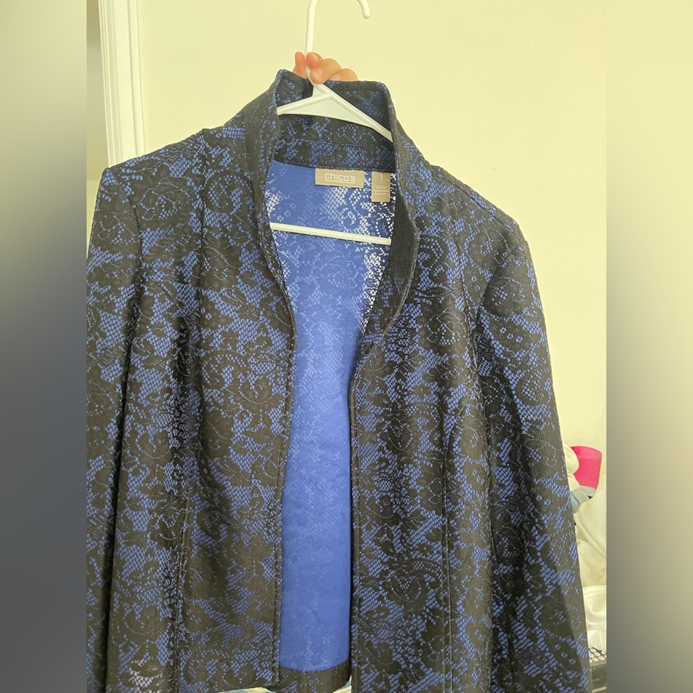 Chicos blue floral women’s blazer suit jacket size 1